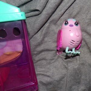Little Live Pets Bird - Tiara Tweets with cage